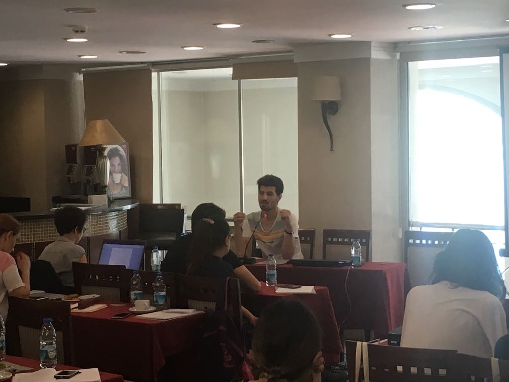 &lsquo;Ayrımcı personelin tavrı aslında bir camianın homofobisi ve ırkçılığı&rsquo; | Kaos GL - LGBTİ+ Haber Portalı Haber